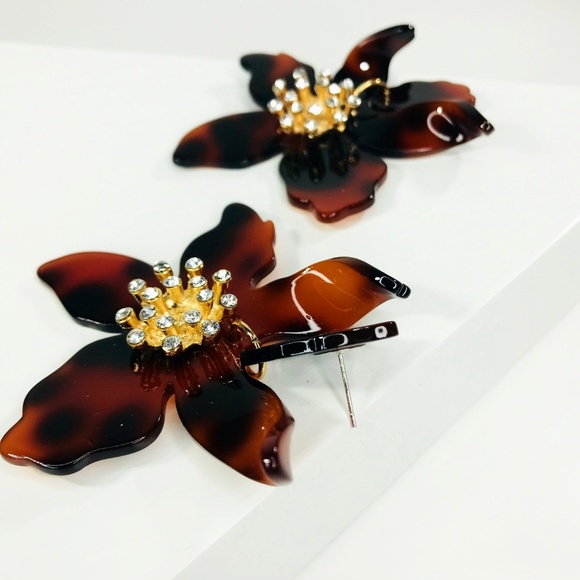 Crystal Lily Drop Earrings Tortoise - Picture 5 of 6